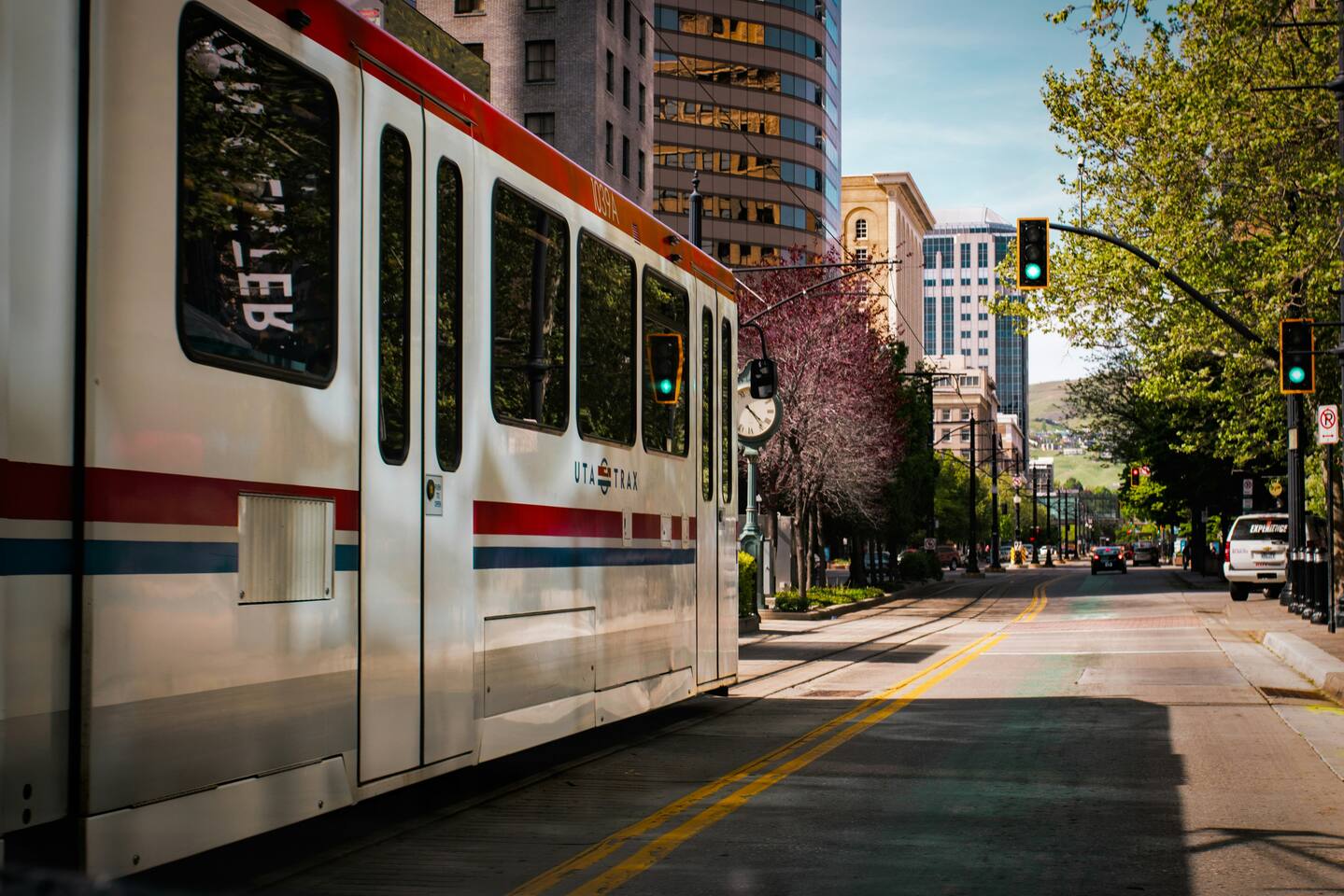 Located a quick 0.5mi walk from the nearest Trax station, opening up the entire 